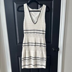 Abercrombie & Fitch Cream Mini Sheath Dress V-Neck